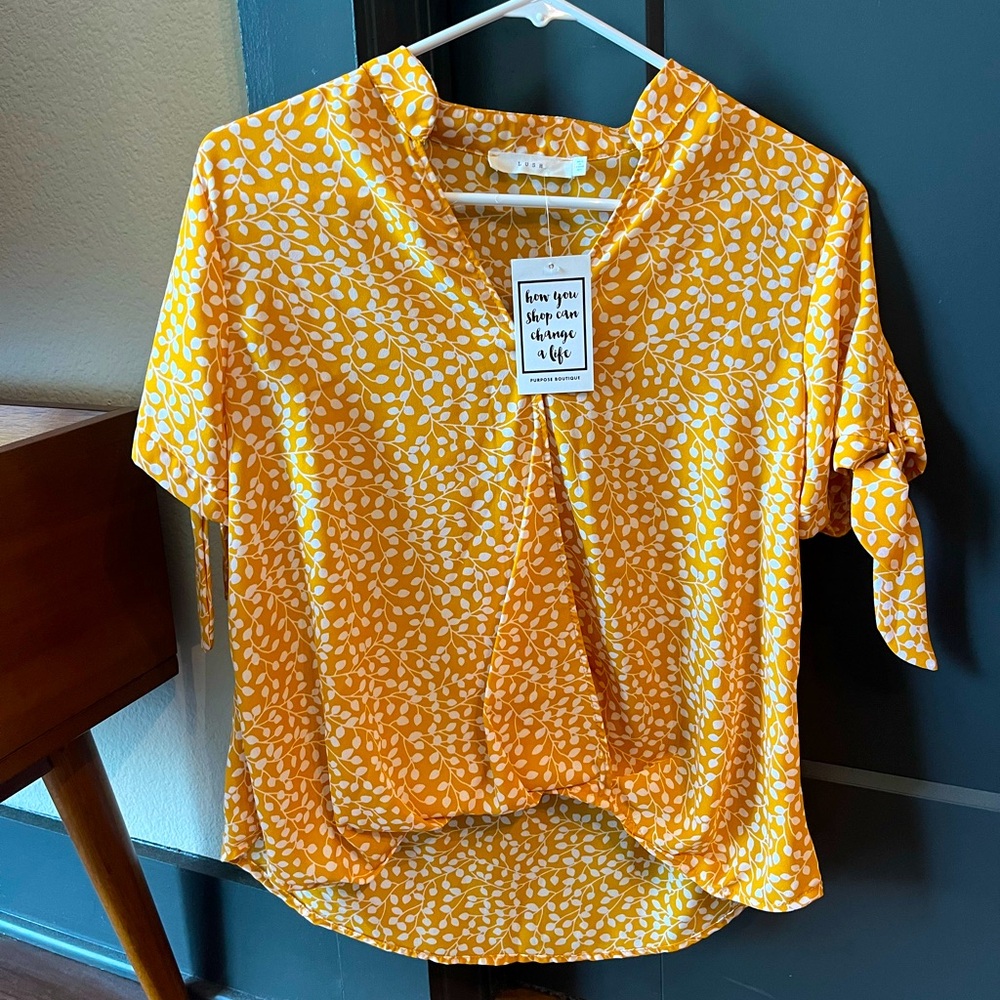 Lush Mustard Leaf Woven Top